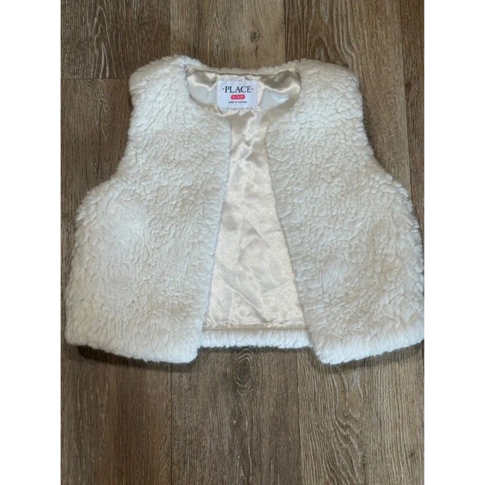 The Children's Place Girls Faux Fur Vest Cream Ivory Teddy Sherpa Size 5/6 S